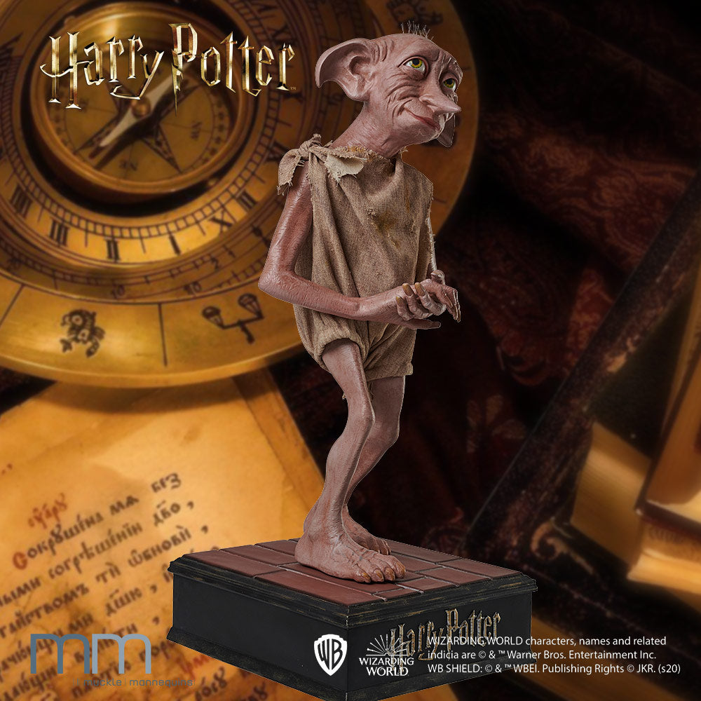 Dobby statue leichte Seitenansicht